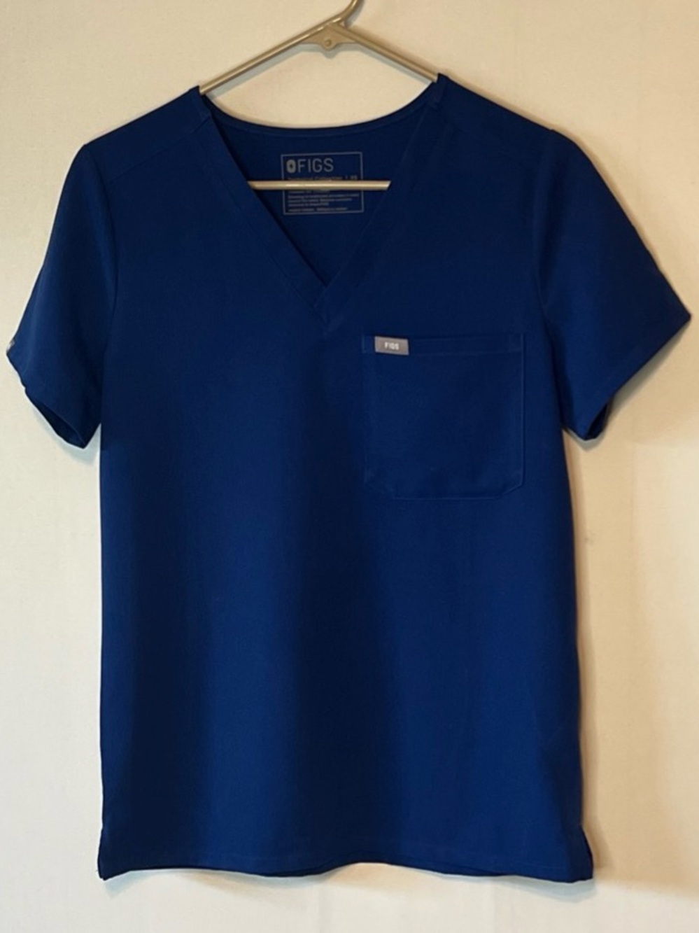 FIGS Technical Collection Scrub Top Womens Size S Gray V-Neck Short Sleeve.